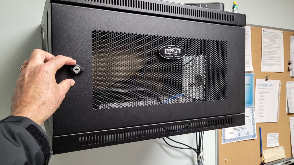 Tamper Detect, Gps tracking cabinet with lock for vehicle and asset monitoring.